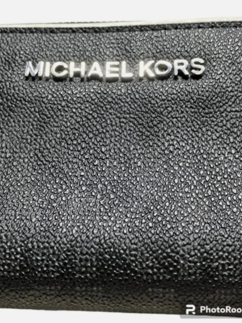 MICHAEL KORS BLACK PEBBLE LEATHER ZIP AROUND WALLET